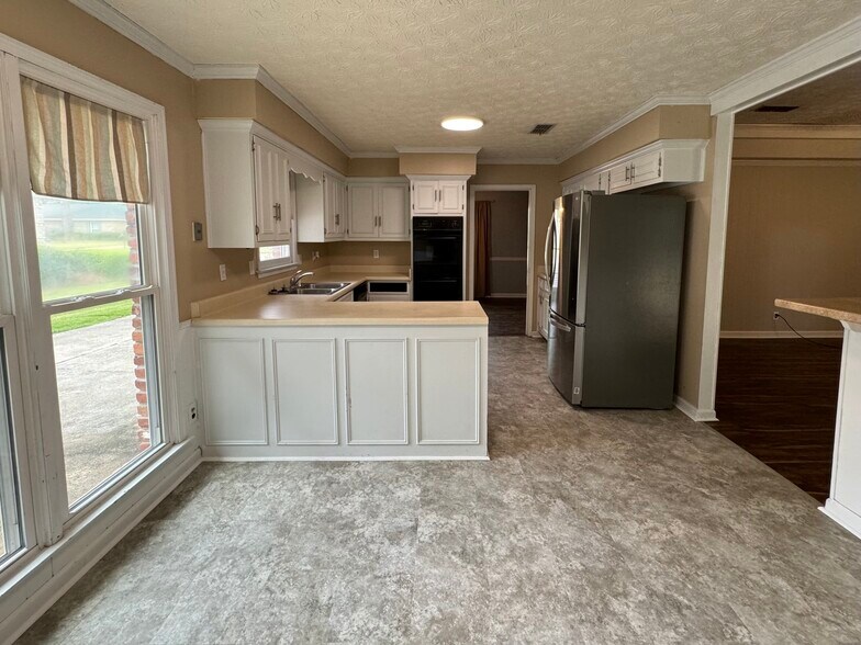 Building Photo - 107 Ledyard Dr