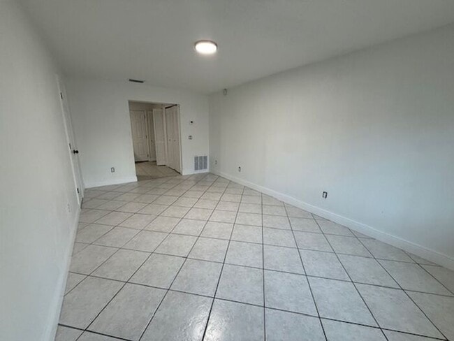 Building Photo - 2/1.5 Winter Springs Townhome with screened patio-MOVE IN SPECIAL: $200 OFF FIRST MONTH'S RENT