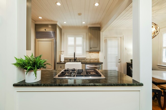 Building Photo - 84 1/3B King Street, Unit B
