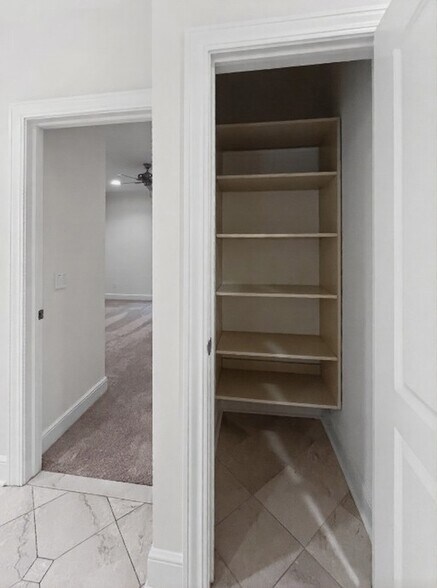 Building Photo - 2033 Fairview Ave