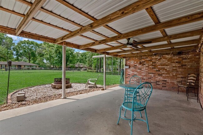 Building Photo - 24338 Redbud Ave