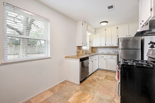 Building Photo - 4722 Carleen Rd