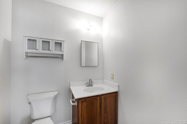 Building Photo - 9711 Diamond Cliff Dr