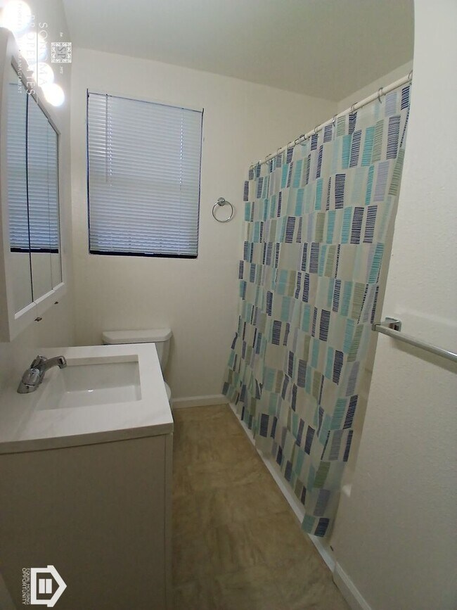 Building Photo - Updated 3 Bedroom Glen Ellen Home, Available Now!