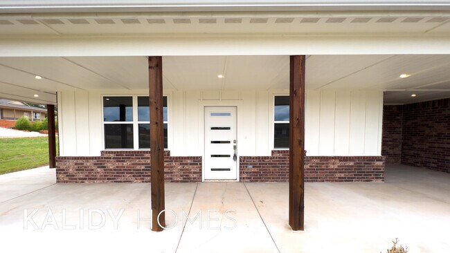 Building Photo - 17583 Natalie Ct