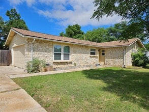 Building Photo - 2603 Peach Tree Ln