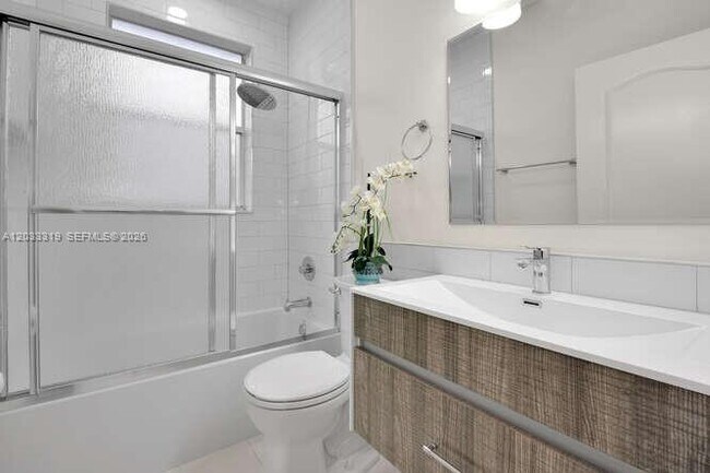 Building Photo - 18322 SW 94th Ct