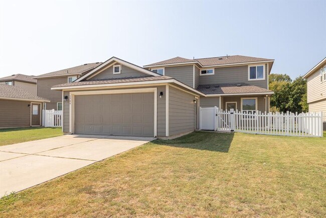 Building Photo - 1704 Willow Vista