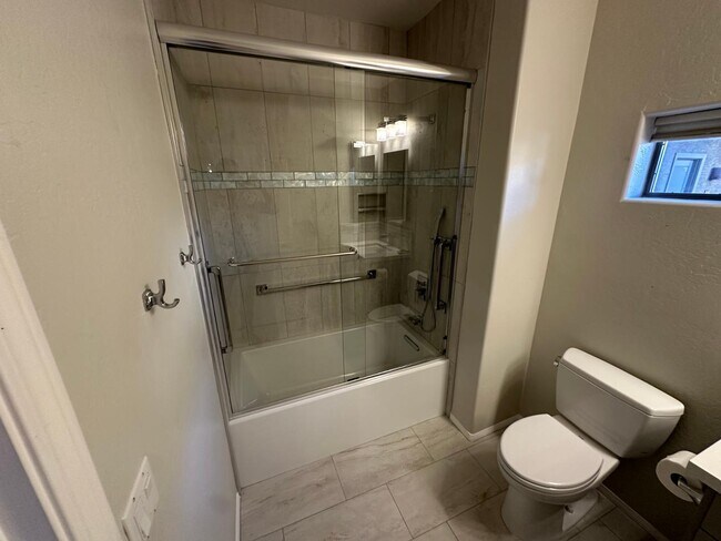 Building Photo - 8880 E Paraiso Dr