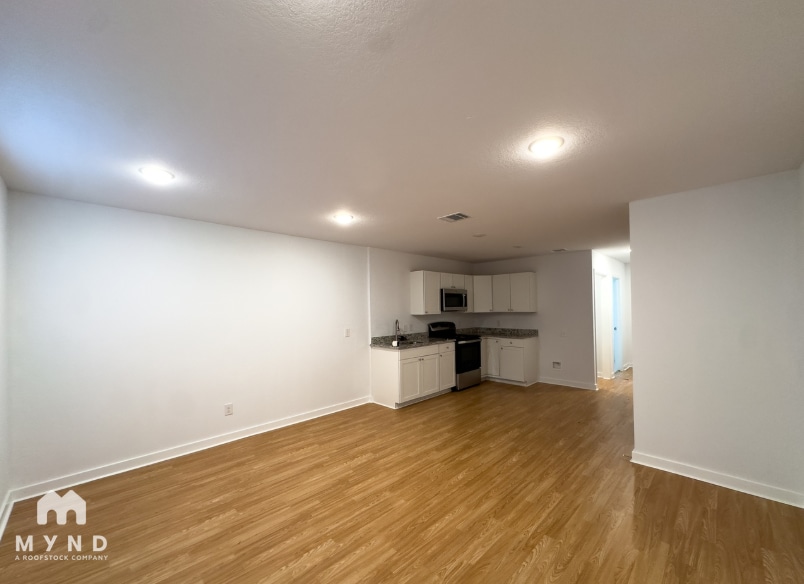 Building Photo - 3034 W Salinas