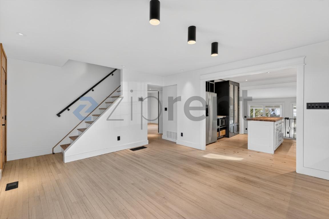 Building Photo - 6 Bonwit Rd