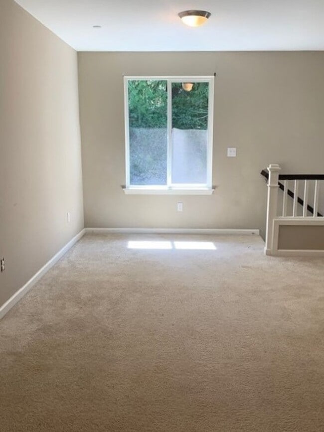 Building Photo - 3 Bedroom Home in Freestone at Bayside