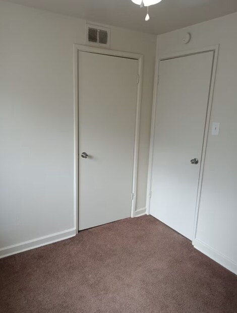 Building Photo - 5821 Stieren Dr