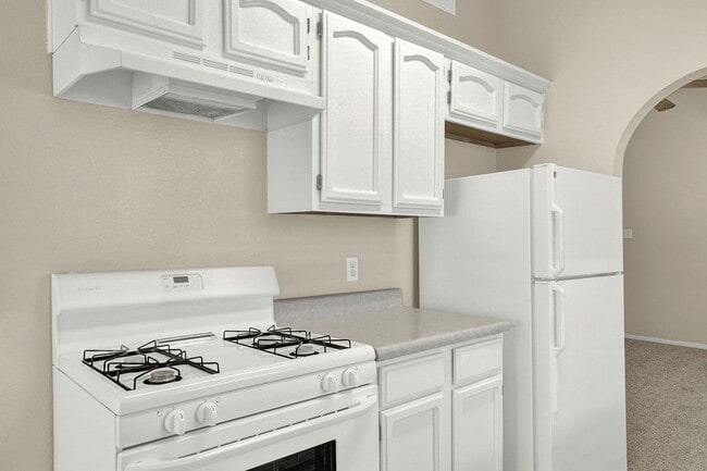 Building Photo - Eastside 2 Bedroom 2 Bath