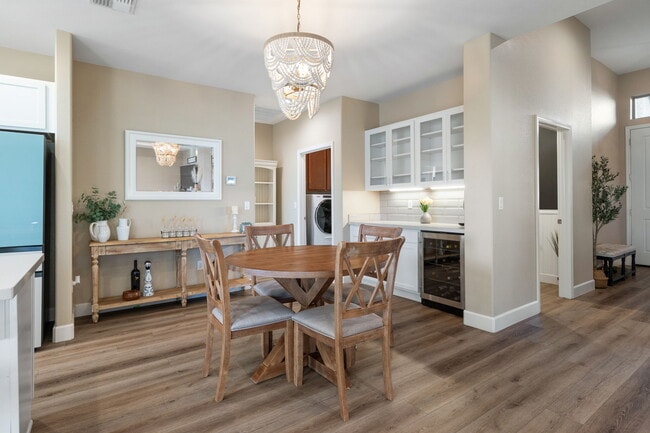 Building Photo - 638 Riverbed Cir