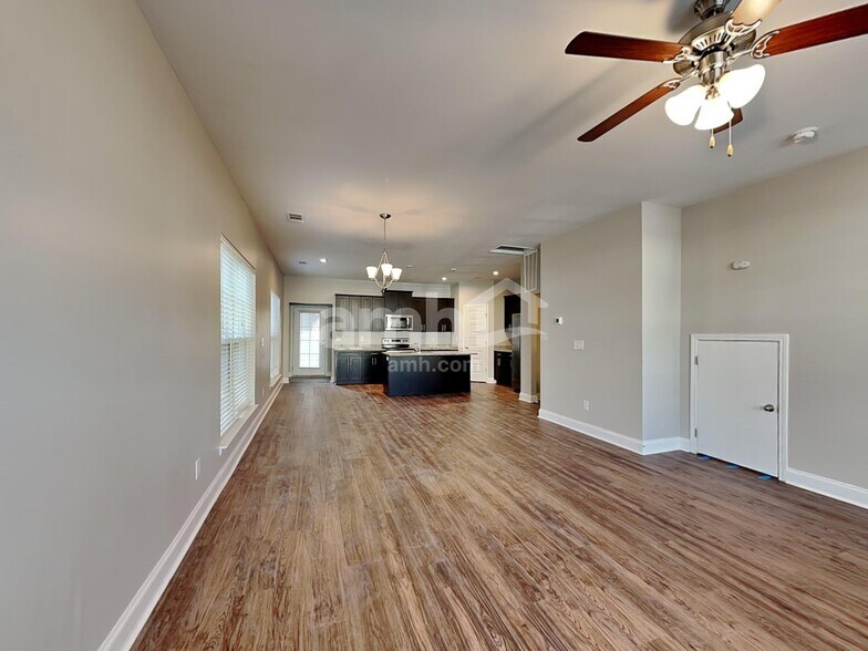 Building Photo - 5340 Tupelo St