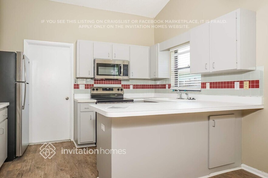 Building Photo - 7806 38th Ct E