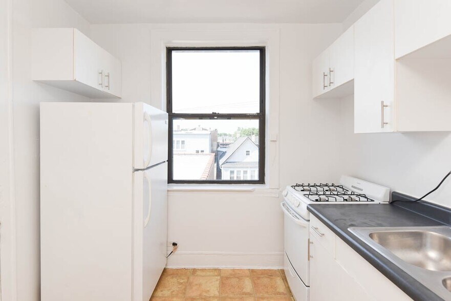 Building Photo - 2334.5 N Spaulding Ave