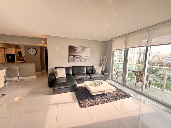 Building Photo - 3801S S Ocean Dr