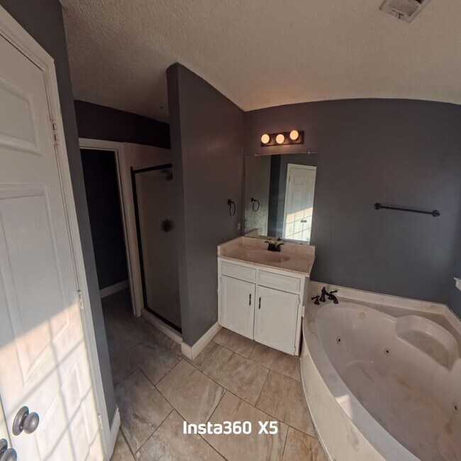 Building Photo - 1454 Cromwell Ct