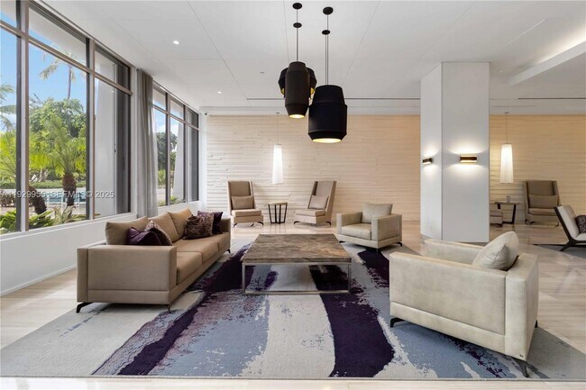 Building Photo - 100 Bayview Dr