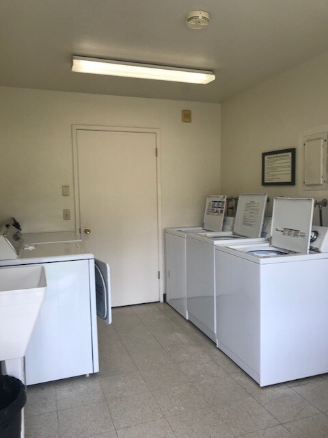 Building Photo - Great Two Bedroom, Two Bathroom home, Senior Living at Hacienda Carmel