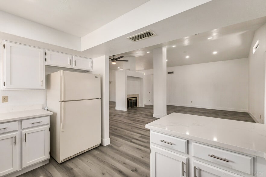 Building Photo - 7608 W McRae Way