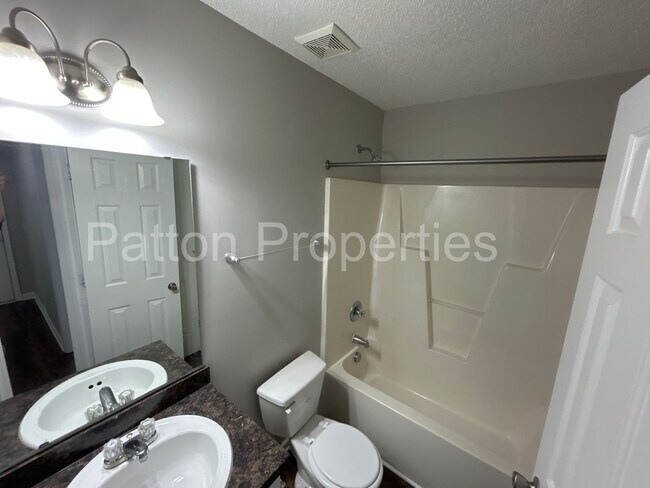 Building Photo - 1839 Horseshoe Dr