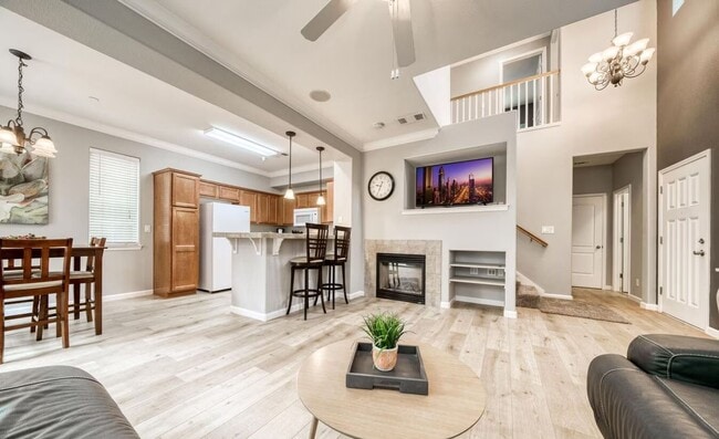 Building Photo - Beautiful 3 Bedroom / 2.5 Bath Two Story Home