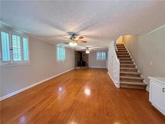 Building Photo - 6708 Bass Cir