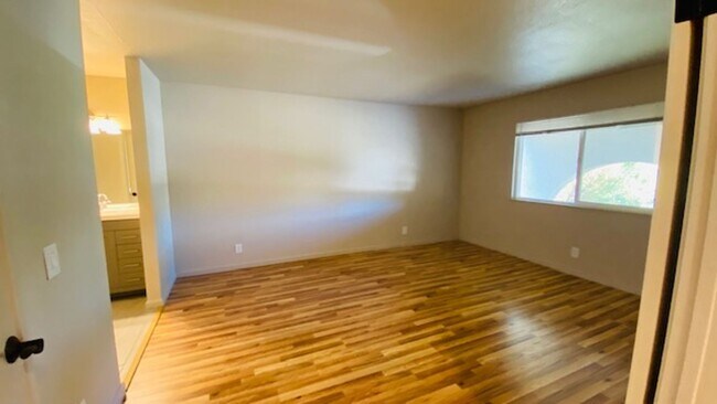 Building Photo - Gorgeous 4BD/2.5BA, Two-Story Home in Casa...