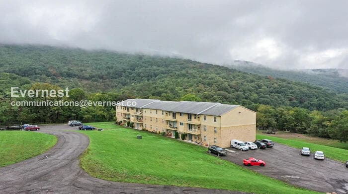 Building Photo - 12804 N Cresap St