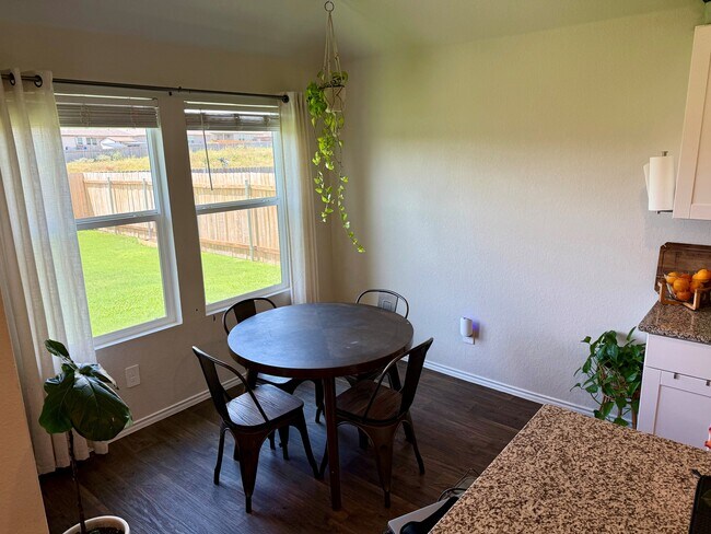 Building Photo - 541 Chaco Lp