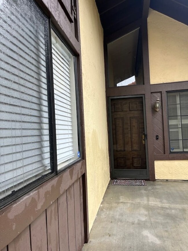 Building Photo - 14419 Outrigger Dr