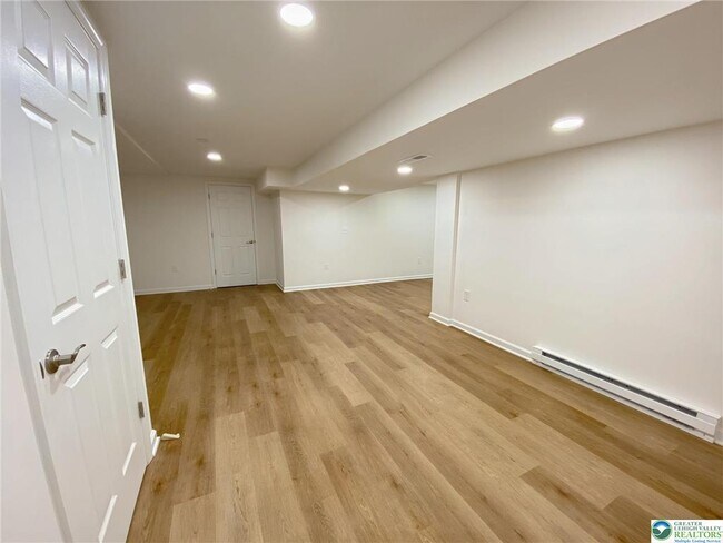 Building Photo - 2150 Rolling Meadow Dr