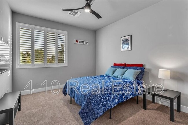 Building Photo - 1111 E Missouri Ave