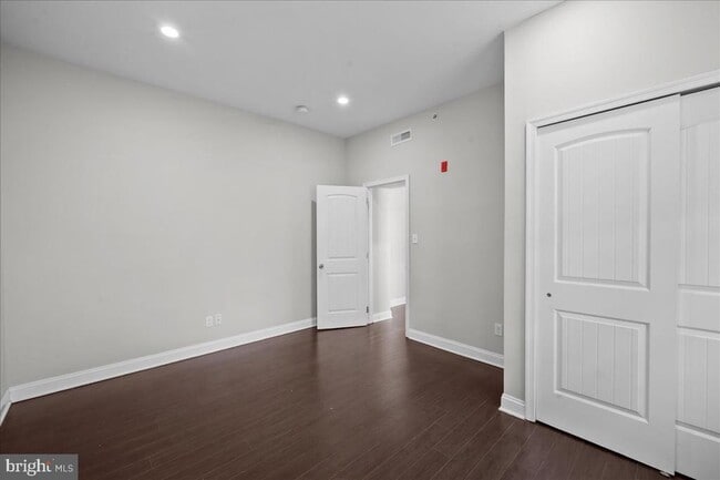 Building Photo - 1325 N Franklin St