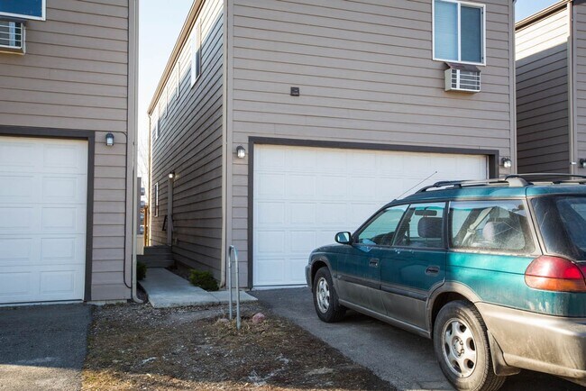 Building Photo - 1906 S 14th St W