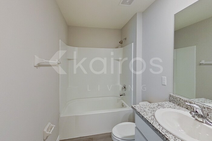 Building Photo - 8704 SW 44th Ct
