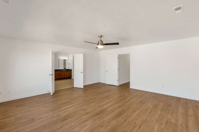 Building Photo - Beautifully Updated 3-Bedroom Home Near Traverse Mountain with Stunning Point of the Mountain Views!