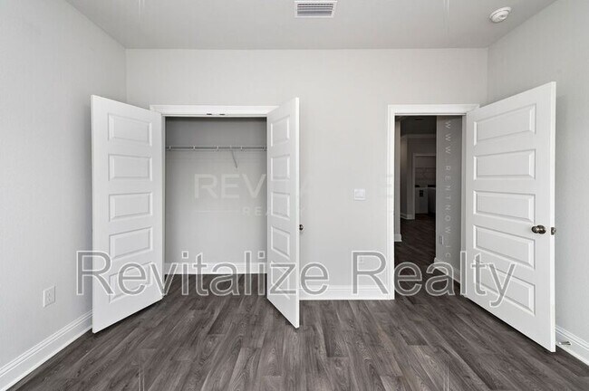Building Photo - 14578 Dayton Cir
