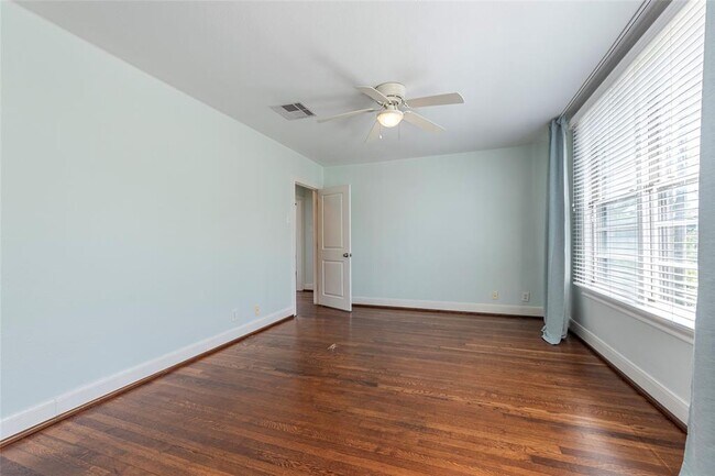 Building Photo - 1413 Tremont St