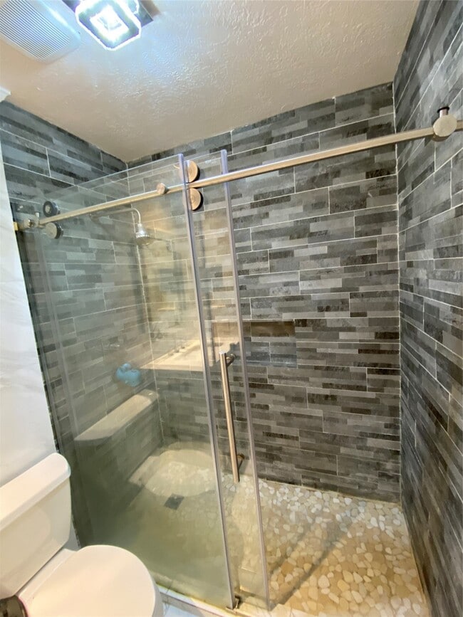 Building Photo - 4803 Shadowdale Dr