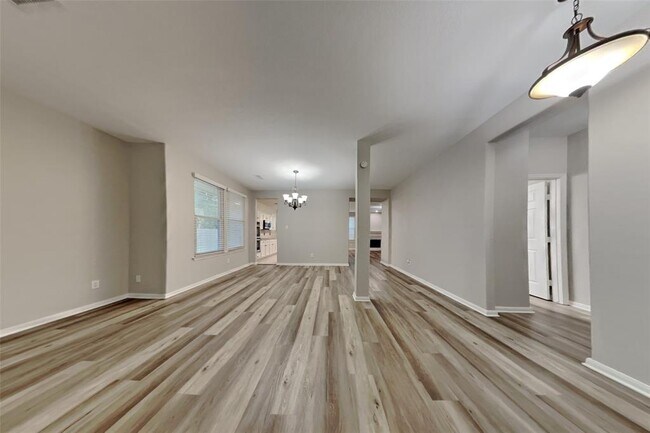 Building Photo - 4031 Echo Mountain Dr