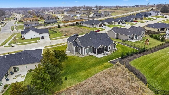 Building Photo - Stunning 6 Bed, 3 Bath Heritage Hills Home | 3-Car Garage | Walk-Out Basement