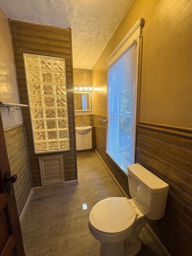 Building Photo - 420-422 Pennsylvania Ave