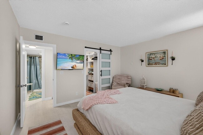 Building Photo - 100 Paradise Harbour Blvd