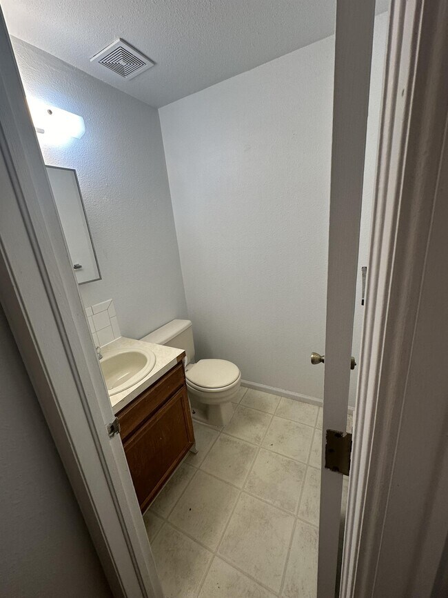 Building Photo - 4887 Basswood Dr