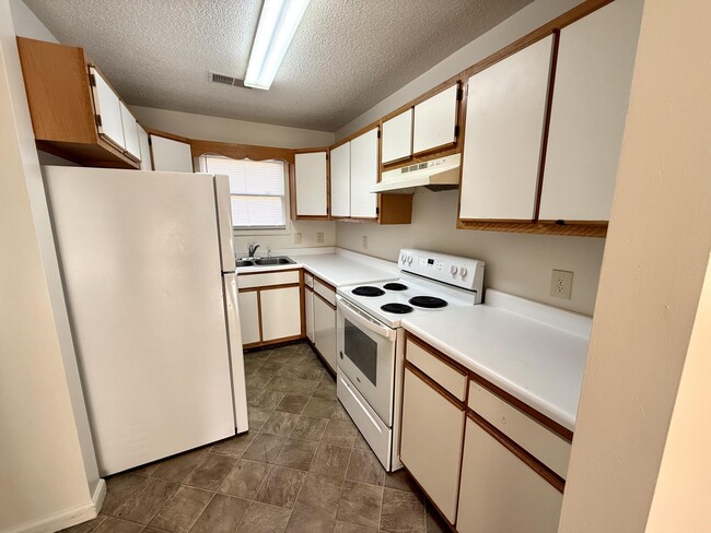 Building Photo - 33 Driftwood Cir