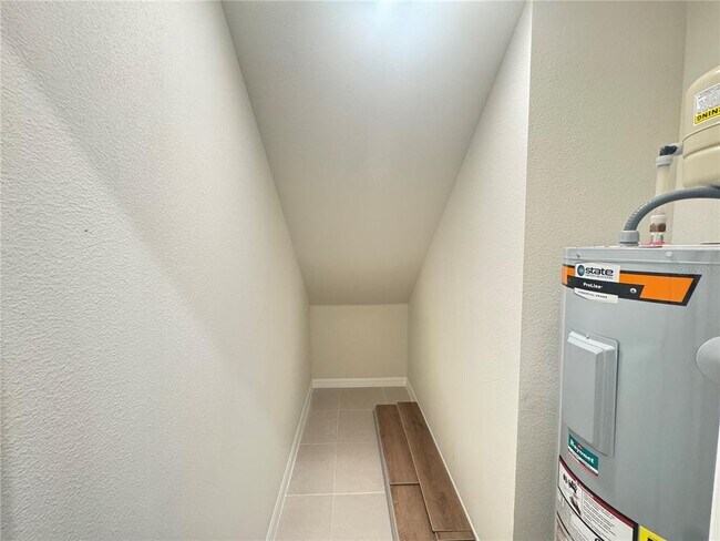 Building Photo - 4568 Maple Waltz